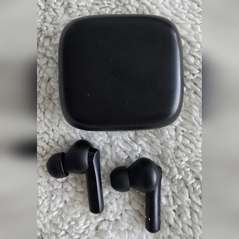 Black Wireless Earbuds with Charging Case